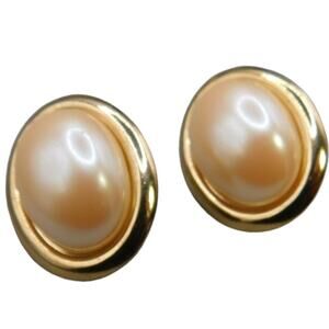 Pierced Imitation Pearl Earrings Creamy Off-White Style VTG Oval Shape Gold Tone